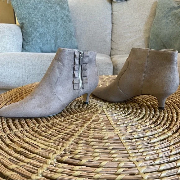 Bella Vita Women’s Tan Suede Dress Bootie Ankle Boot Sz-8 - Picture 10 of 14